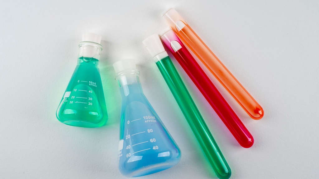 Advantages of Polyethylene Terephthalate (PET) Tubes